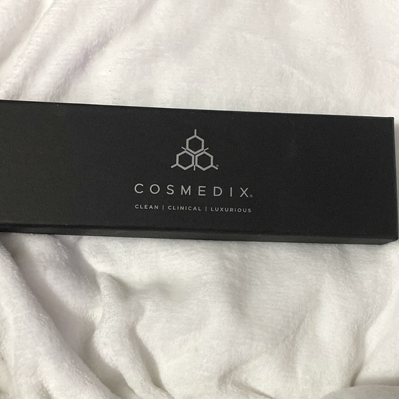 Cosmedix clean clinical luxurious facial massage roller - Picture 1 of 2